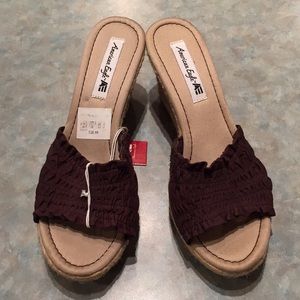 American Eagle wedge slides